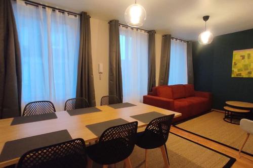 Isigny-sur-Mer Apartment | Family-Friendly Escape at The Gast-House: Rated 10/10