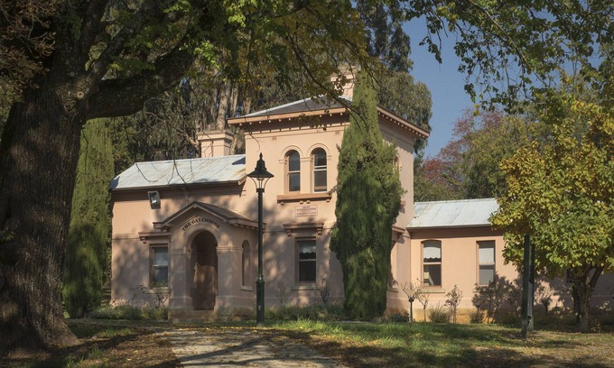 Beechworth House | Pet-Friendly Retreat at The Gate @ Beechworth - Rated 9.8