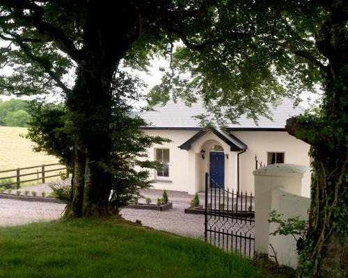 Macroom House | Family-Friendly Getaway at The Gate Lodge Cannaway House