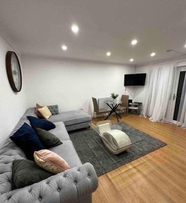 Sutton at Hone Apartment | Child-Friendly Stay at The Hamilton Gated 2Bedroom Annex