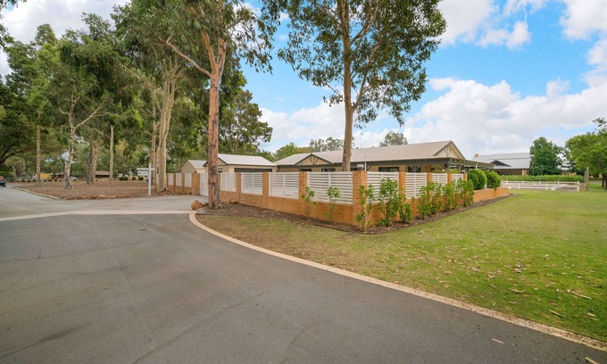 Brigadoon House | Experience Elegance at The Gatehouse in Swan Valley