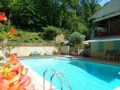 Castres House | Ideal 2 Bedroom Gite with Shared Pool and Ocean Views