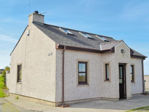 Aberffraw House | Pet-Friendly Retreat at The Gatehouse - Rated 9.2/10!