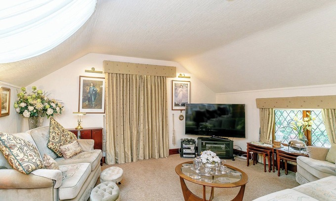 Dronfield Cottage | Top-Rated 2 Bedroom Stay in Dronfield, Near Chesterfield