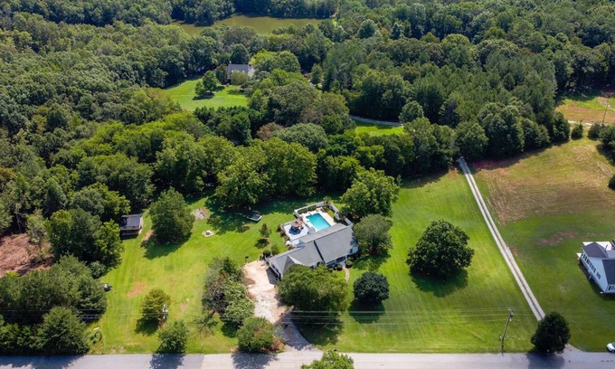 Abbeville House | Gathering House: Ideal Pool Retreat for Family Gatherings