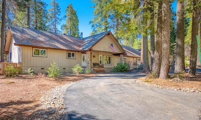 Shaver Lake House | Discover The Gathering Place: Family-Friendly & Accessible Stay