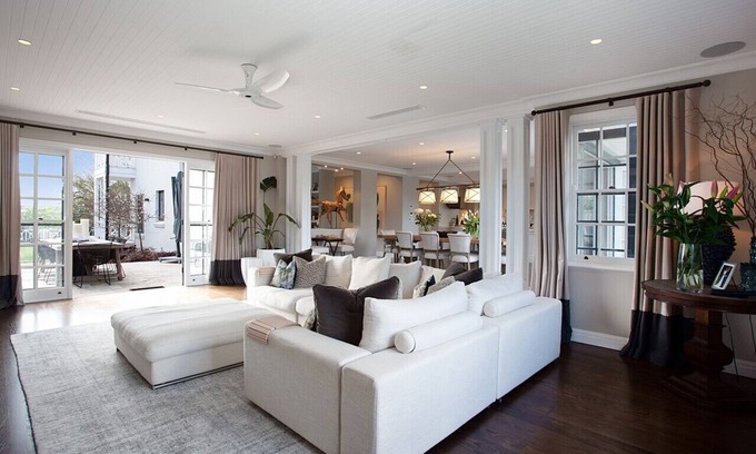 Vaucluse House | Experience The Gatsby in Vaucluse: Poolside Relaxation Awaits