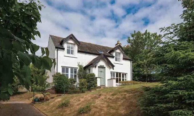 St Abbs House | Beachfront Coastal Cottage with Ocean Views & 10/10 Rating