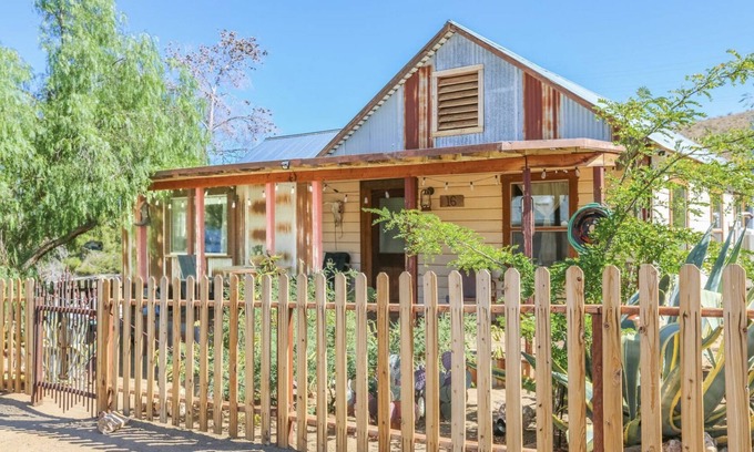 Randsburg House | Explore History at The General - Family-Friendly Retreat