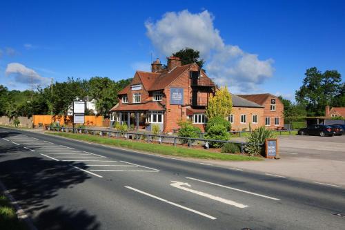 Ripley Hotel | Experience Comfort at The George Carvery & Hotel