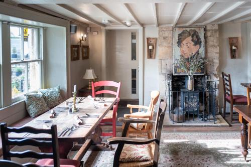 Bradford-on-Avon Hotel | Explore The George: 4-Star Stay with Pet-Friendly Amenities