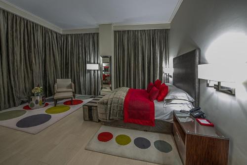 Ikoyi Hotel | Elegant Oceanfront Retreat at The George Hotel