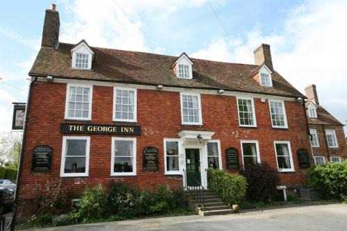 Robertsbridge Hotel | Experience The George Inn: 5-Star Comfort with Breakfast