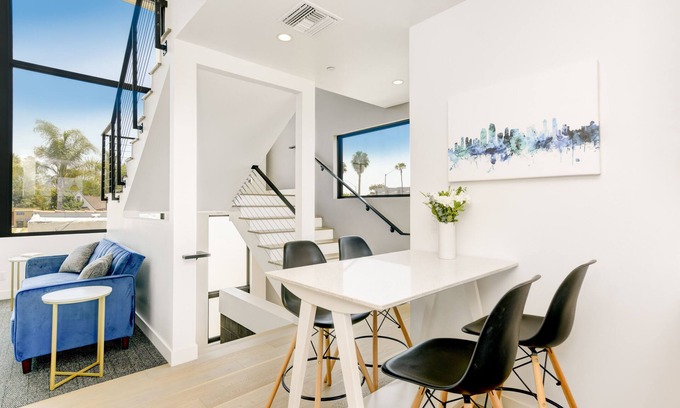 North Park House | Discover The George Loft: Ocean View & Family-Friendly Stay