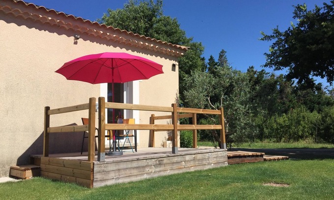 Mallemort Bed & Breakfast | Relaxing Getaway with Pool and Child-Friendly Amenities