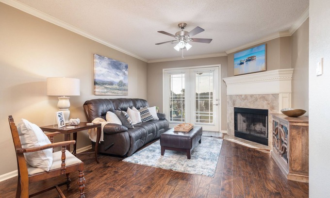 Jones Mills Condo | Unwind at The Getaway: Private Hot Tub & 10/10 Rating