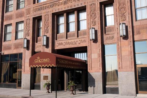 Downtown Niagara Falls Hotel | Explore The Giacomo: Pet-Friendly & Eco-Conscious Stay