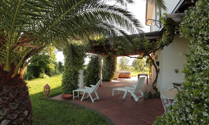 Tuscania House | The Giberto: Secluded Farmhouse with Ocean View Amenities