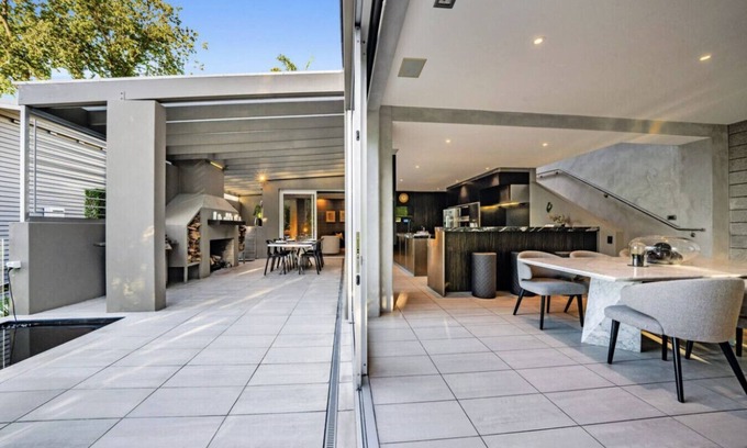 Parnell Apartment | ⭐The Gibraltar House by Homello | Hot Tub, 2x Living Rooms & City Views | 380m²⭐