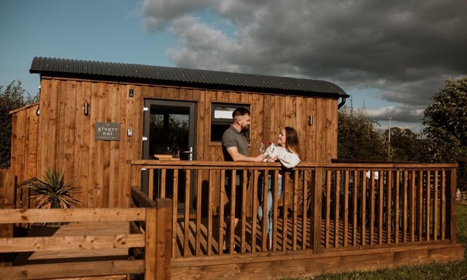 Guilsfield House | Top-Rated Retreat at The Ginger Nut with Relaxing Hot Tub