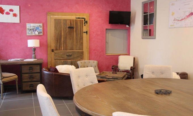 Beaune House | Discover the Gite des Climats with Pool & Spa Amenities