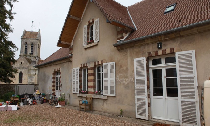 Breancon House | The Gîte du Manoir in the park in the center of the village
