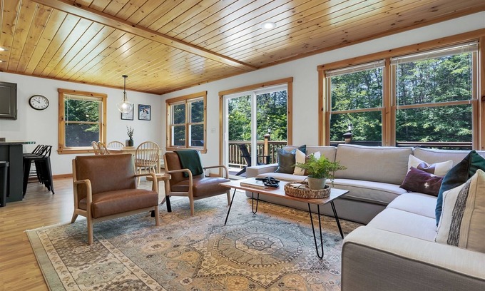 Bethel House | Experience The Glades: Private Cabin with Spa & Hot Tub