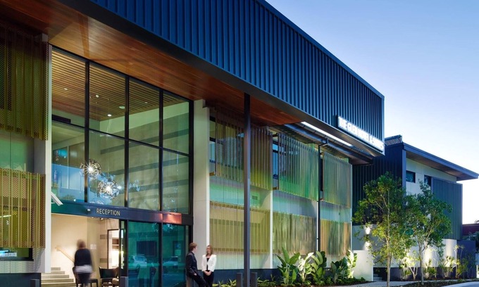 Eight Mile Plains Hotel | Discover The Glen Hotel & Suites: Top-Rated 4-Star Retreat