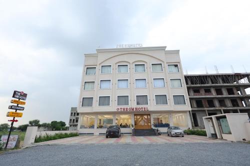 Shri Madhopur Hotel | The GM Premium Hotel Near Shree Khatu Shyam Ji Mandir
