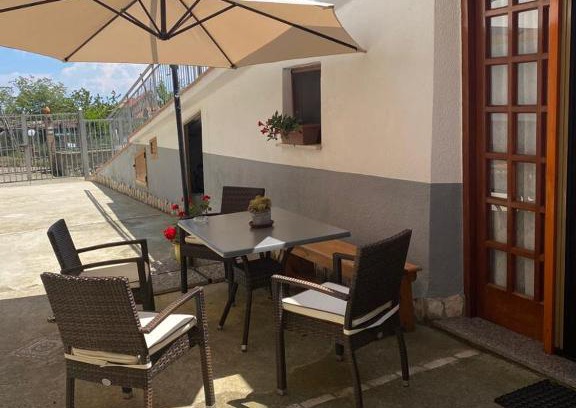 Bomerano Apartment | Experience The Gods Brothers: Top-Rated Family & Pet Stay