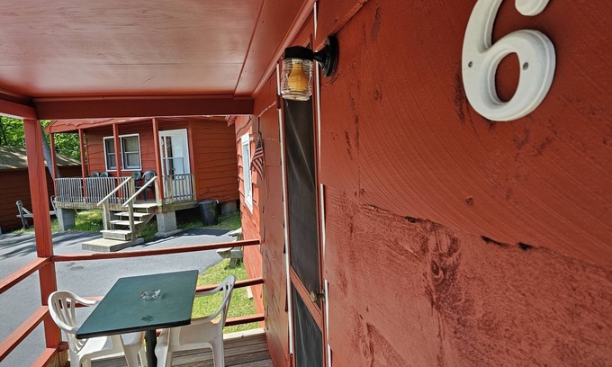 Lake George Cabin | Experience The Gold Eagle Cottage 6 with Ocean Views