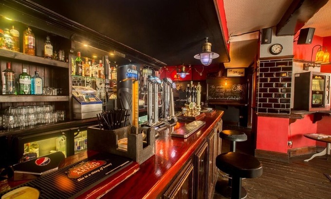 Chester Hotel | Experience The Golden Eagle: Family-Friendly Getaway