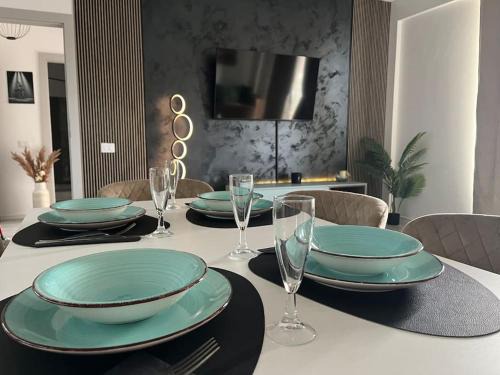 Cordau Apartment | The Golden Horizon
