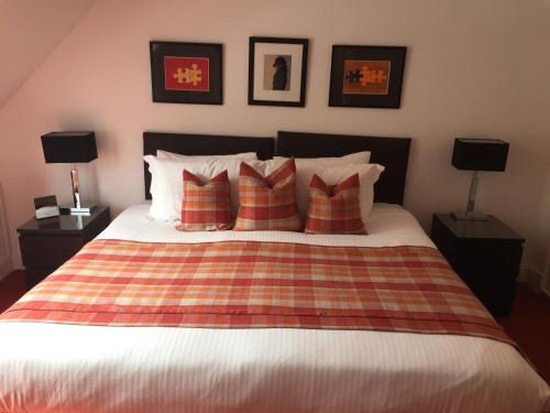 Lochearnhead Bed & Breakfast | Discover The Golden Larches: Pet-Friendly with Breakfast