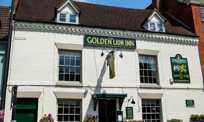 Bridgnorth Bed & Breakfast | Inviting Golden Lion Inn: Family-Friendly with Breakfast