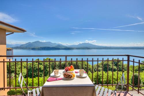 Carcioni Apartment | Relax at The Golden View - Perfect for Family Getaways