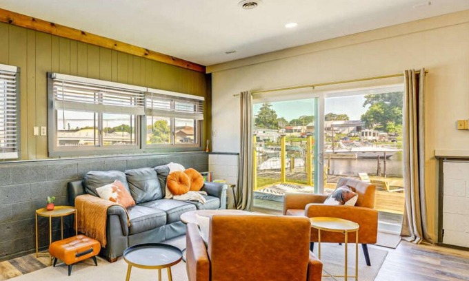 Ludington Apartment | The Goldfish is waterfront on PM Lake, Boat Docks, Fire Pit, 1 mile to downtown