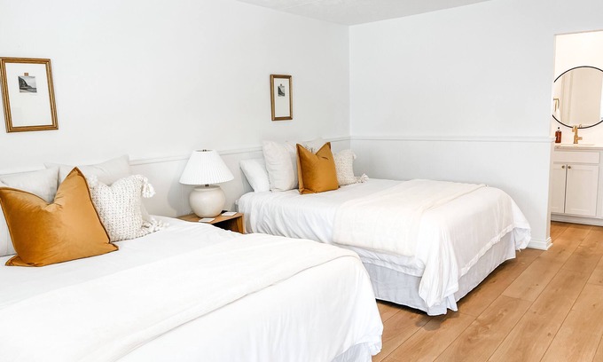 Whitehall Apartment | Discover The Goldie Room - 21: Family-Friendly Retreat