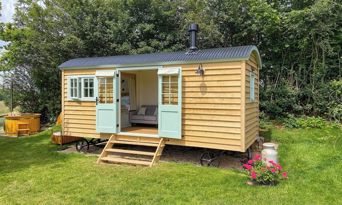 Petersfield Cottage | Cozy 1 Bedroom Retreat in Froxfield near Petersfield