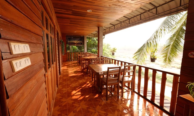 Mae Sariang House | Budget-Friendly Good View Guesthouse with Family Amenities