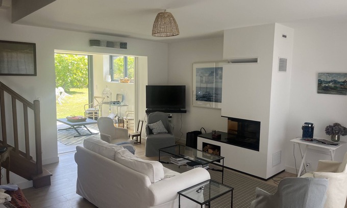 Saint-Gildas-de-Rhuys House | Ideal Getaway: Explore Govelins Beach and Village on Foot