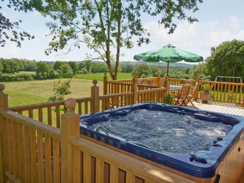 Tiverton House | Discover The Goyle: 4-Star Getaway with Hot Tub & Pets Welcome