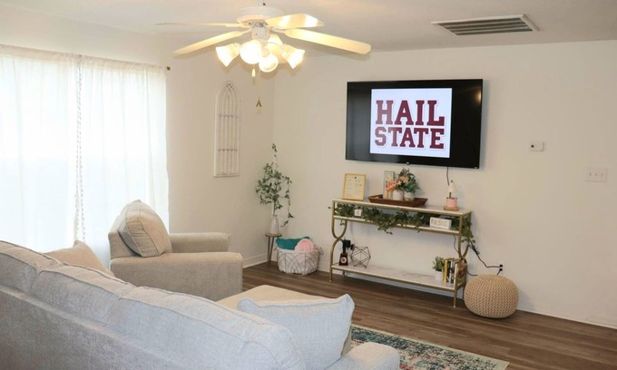 Starkville House | The Grace at the Highlands - Charming 2-bedroom townhome close to MSU campus