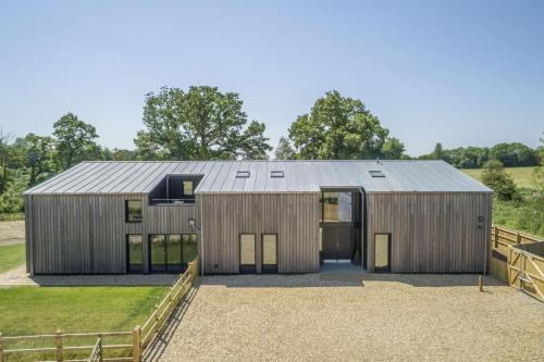 Foxley House | Discover The Grain Store: Pet-Friendly Family Retreat