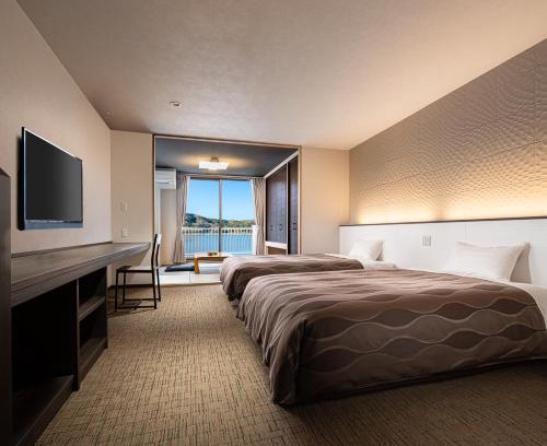 Mihama Hotel | Relax at The Gran Resort Mikatagoko with Pool Amenities