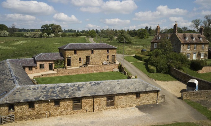 Everdon Bed & Breakfast | Eco-Friendly Family Stay at The Granary at Fawsley