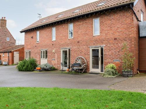 Askham Apartment | Pet-Friendly Retreat at The Granary - Rated 9.5/10