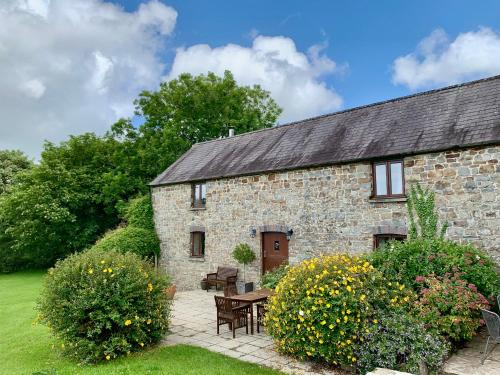 Cardigan House | Family-Friendly Stays at The Granary - 4-Star Retreat