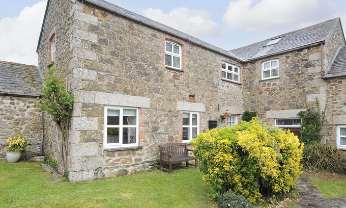Wadebridge Cottage | Discover The Granary: Pet-Friendly Cottage in St Minver