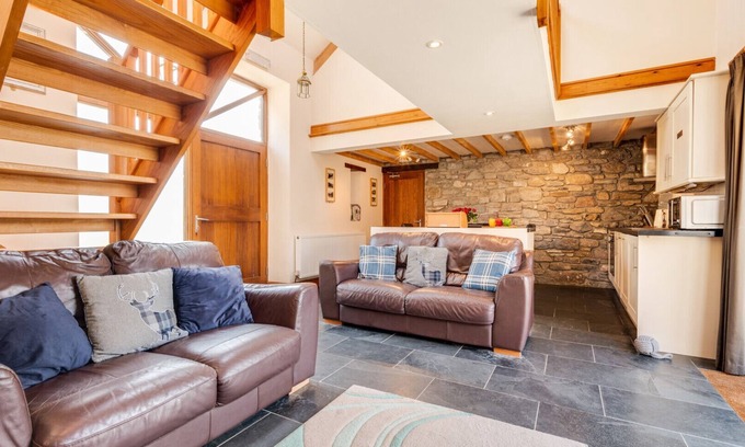 Llangennith House | Ideal Family Retreat: The Granary - Three Bedroom House